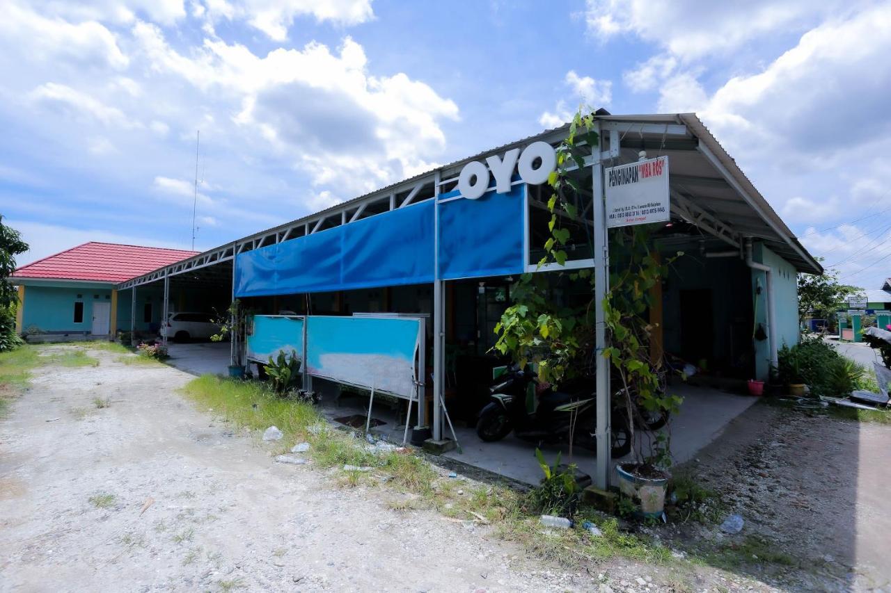 OYO 2692 Penginapan Mba Ros Banjarbaru Bagian luar foto