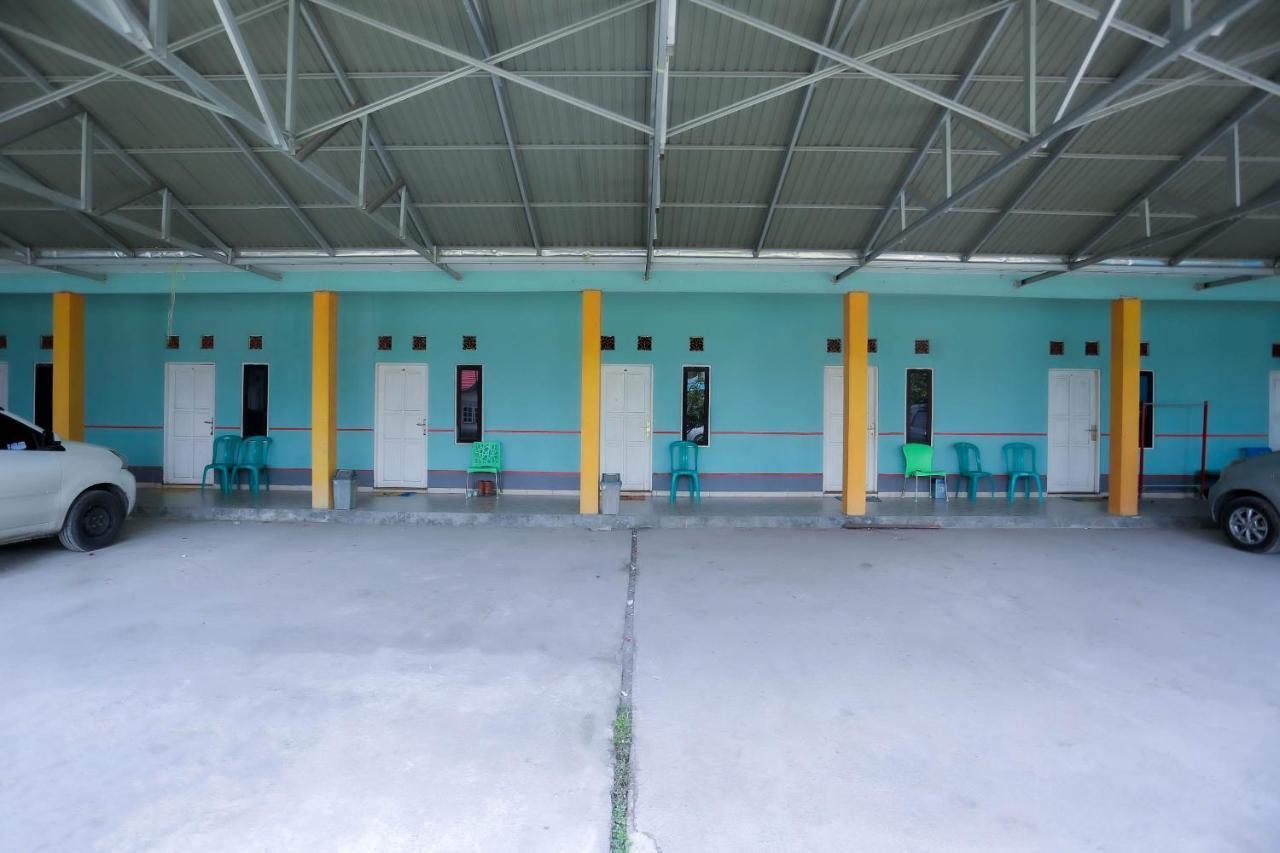 OYO 2692 Penginapan Mba Ros Banjarbaru Bagian luar foto